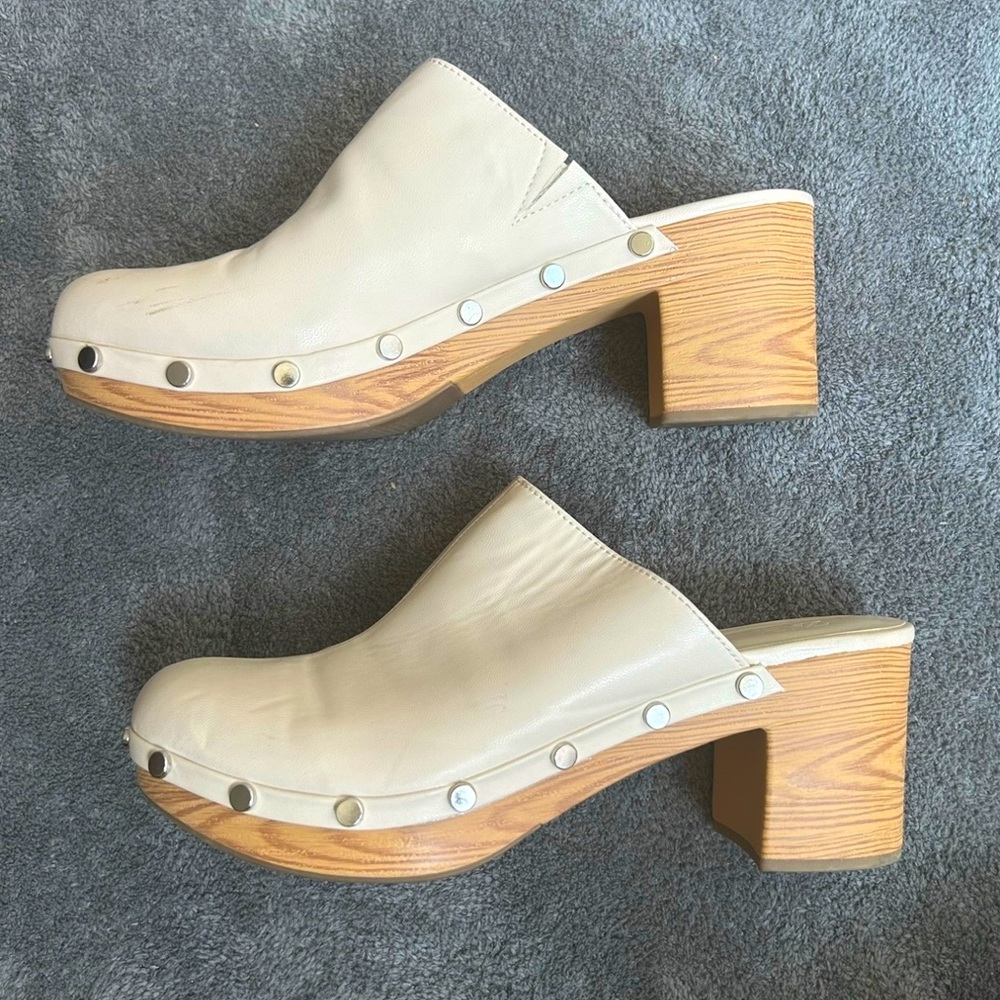 Beautiful comfortable ZARA clogs
